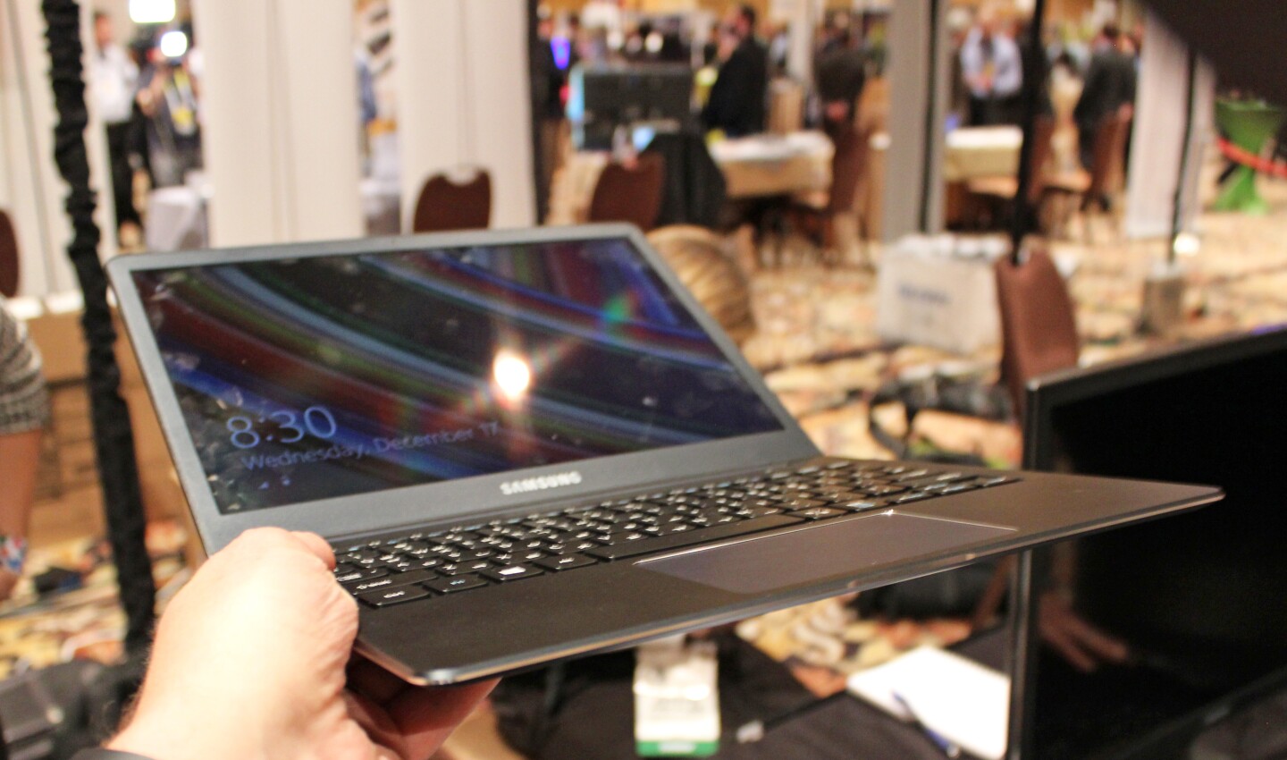 At just 0.95 kg (2.09 lbs), the Ativ Book 9 just quickly dated the MacBook Air's four-year-old design (Photo: Will Shanklin/Gizmag.com)