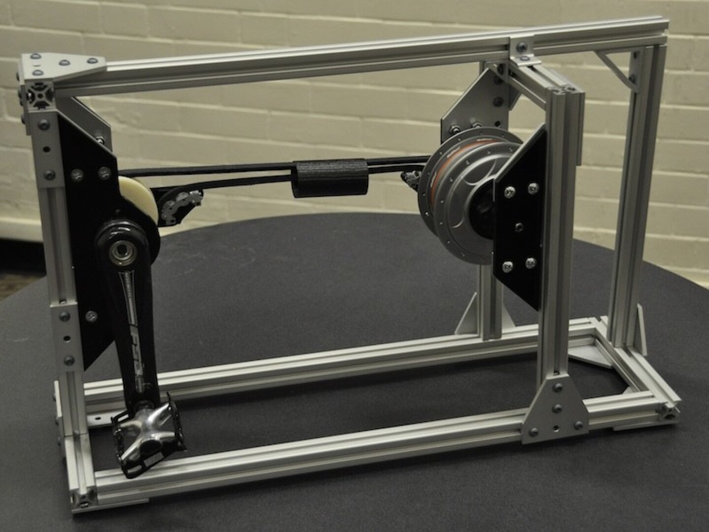 Electronically switchable chainless drivetrain developed for Alpha Bike