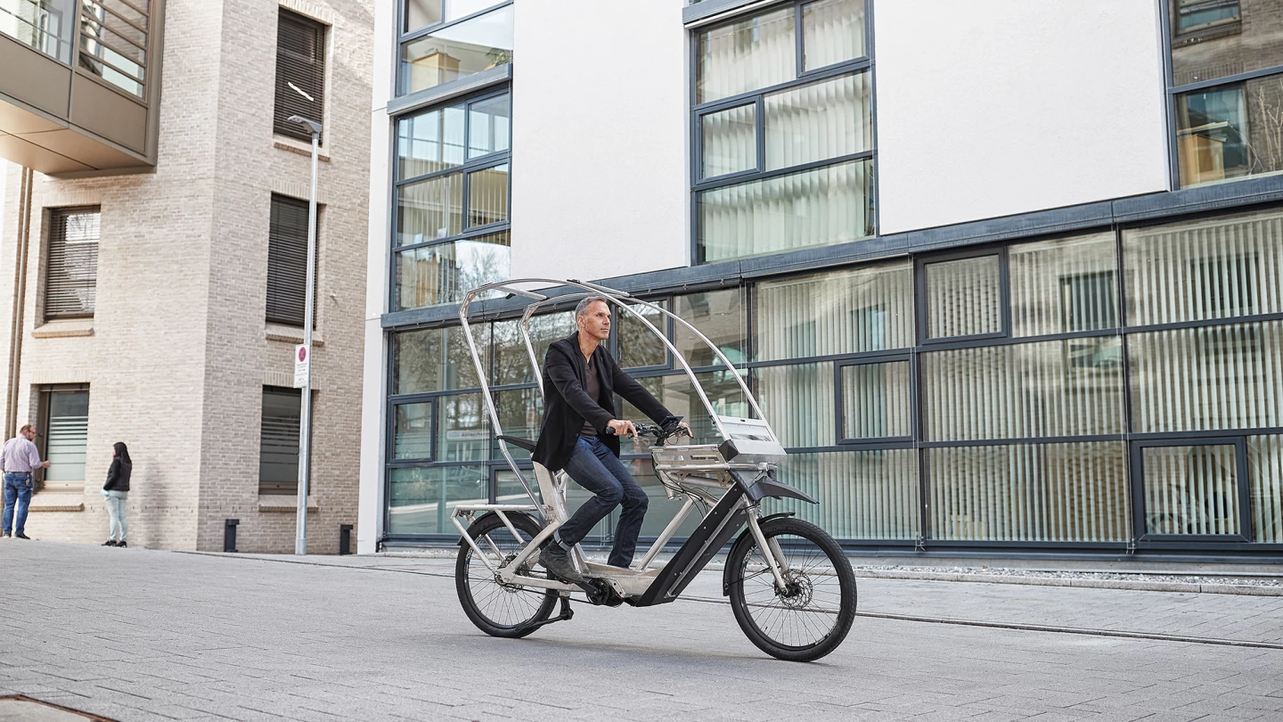If equipped with two batteries, the AllWeatherBike has a claimed range of over 100 km (62 miles)