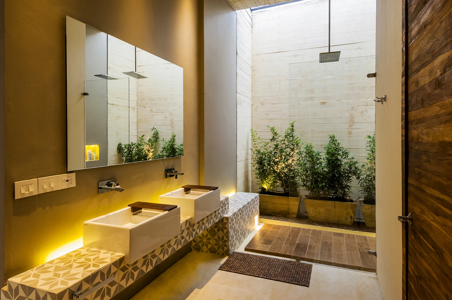 The private areas contains the sort of faultlessly-furnished interior one expects from a high-end villa (Photo: David Uribe)