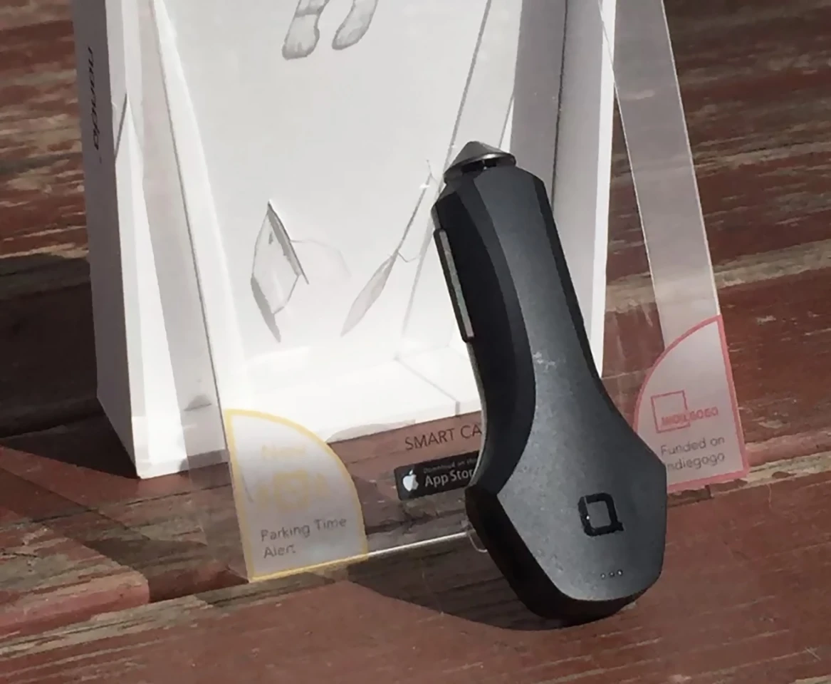 Zus smart car charger and packaging