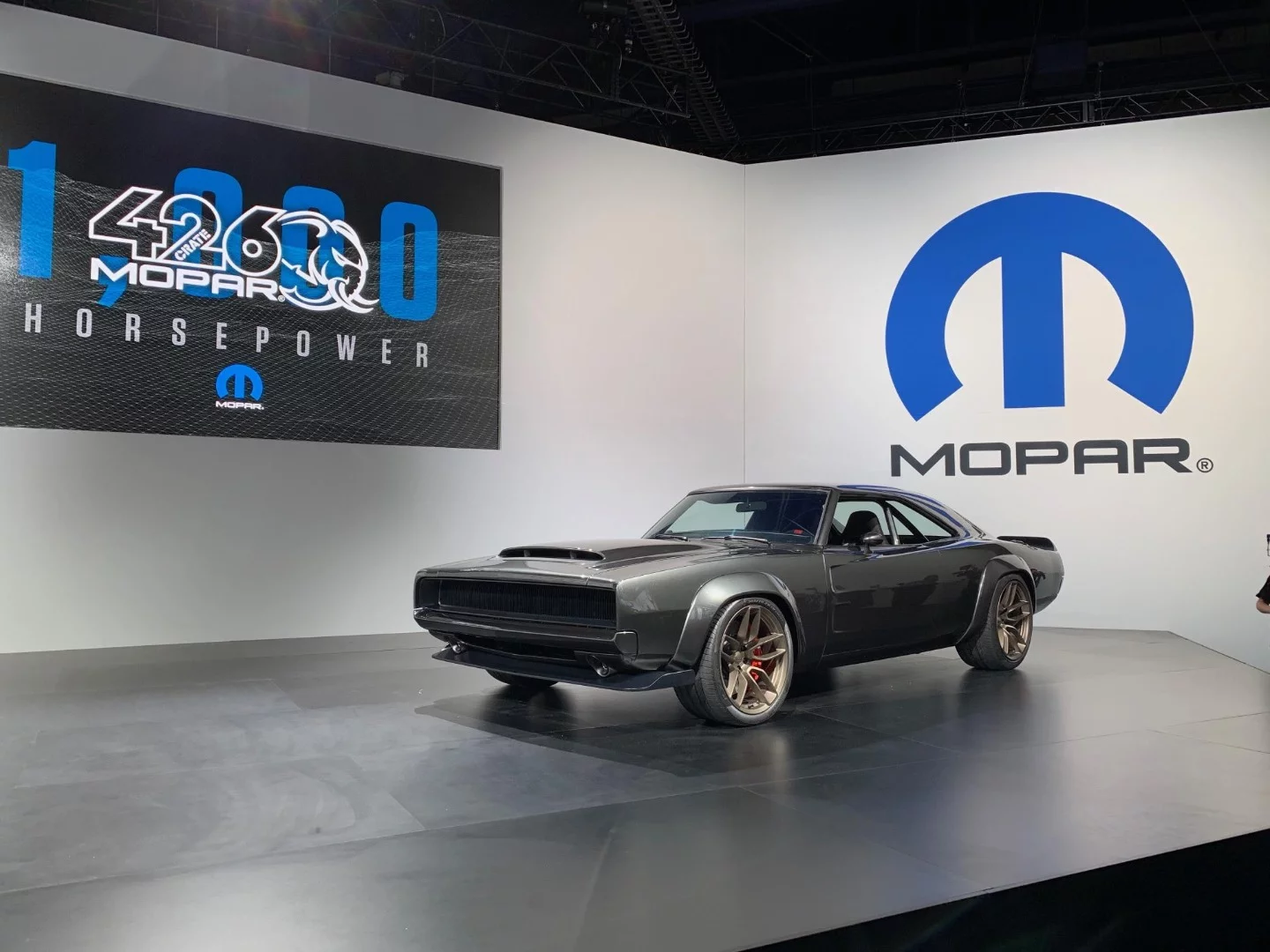 Mopar reveals the 1968 Dodge "Super Charger" concept, along with its 1,000-hp supercharged HEMI crate engine kit