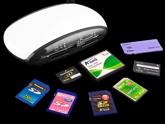 The Brando USB Moody Card Reader with Erasable Memo Pad