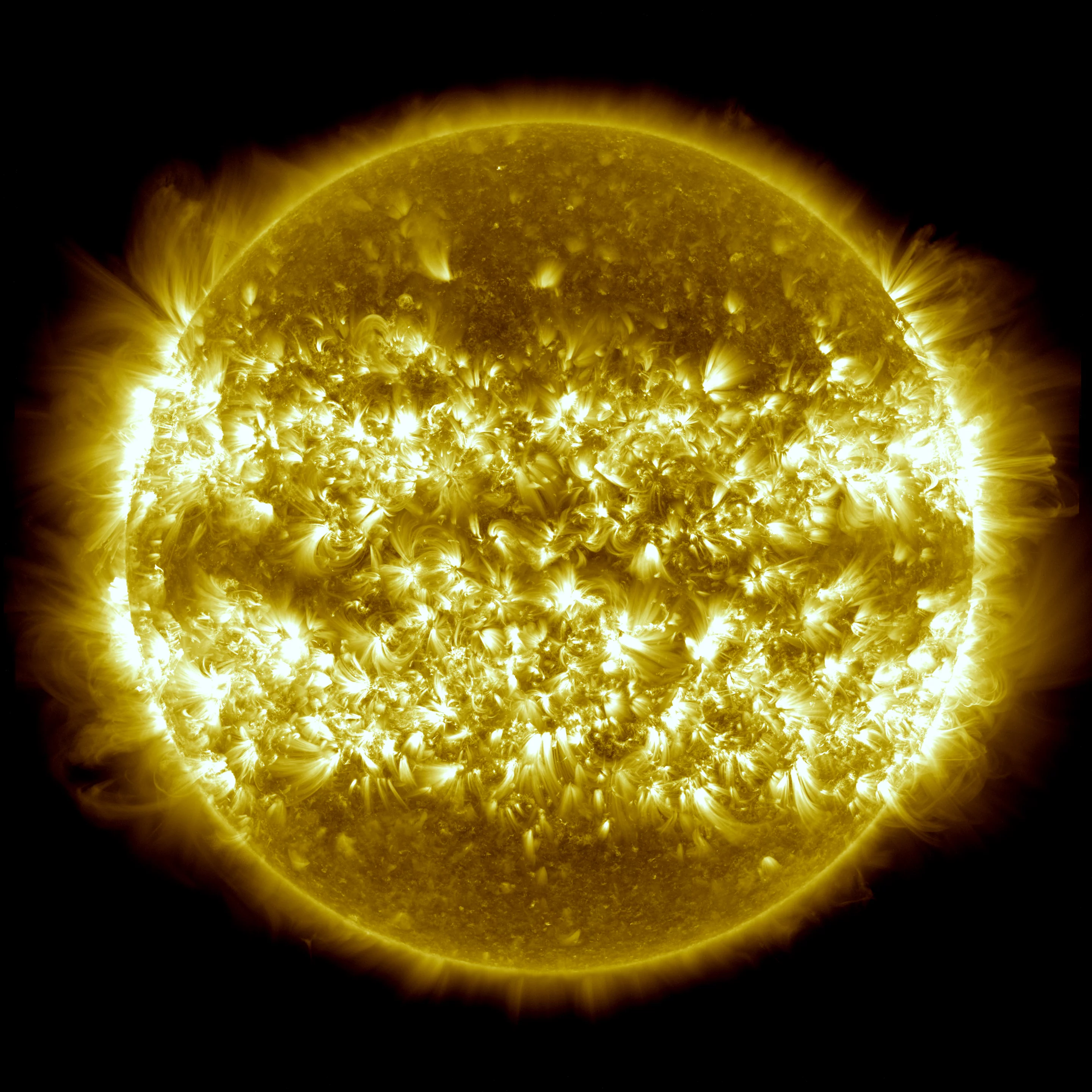 This image is a composite of 25 separate images spanning the period of April 16, 2012, to April 15, 2013 (Photo: NASA/SDO/AIA/S. Wiessinger)