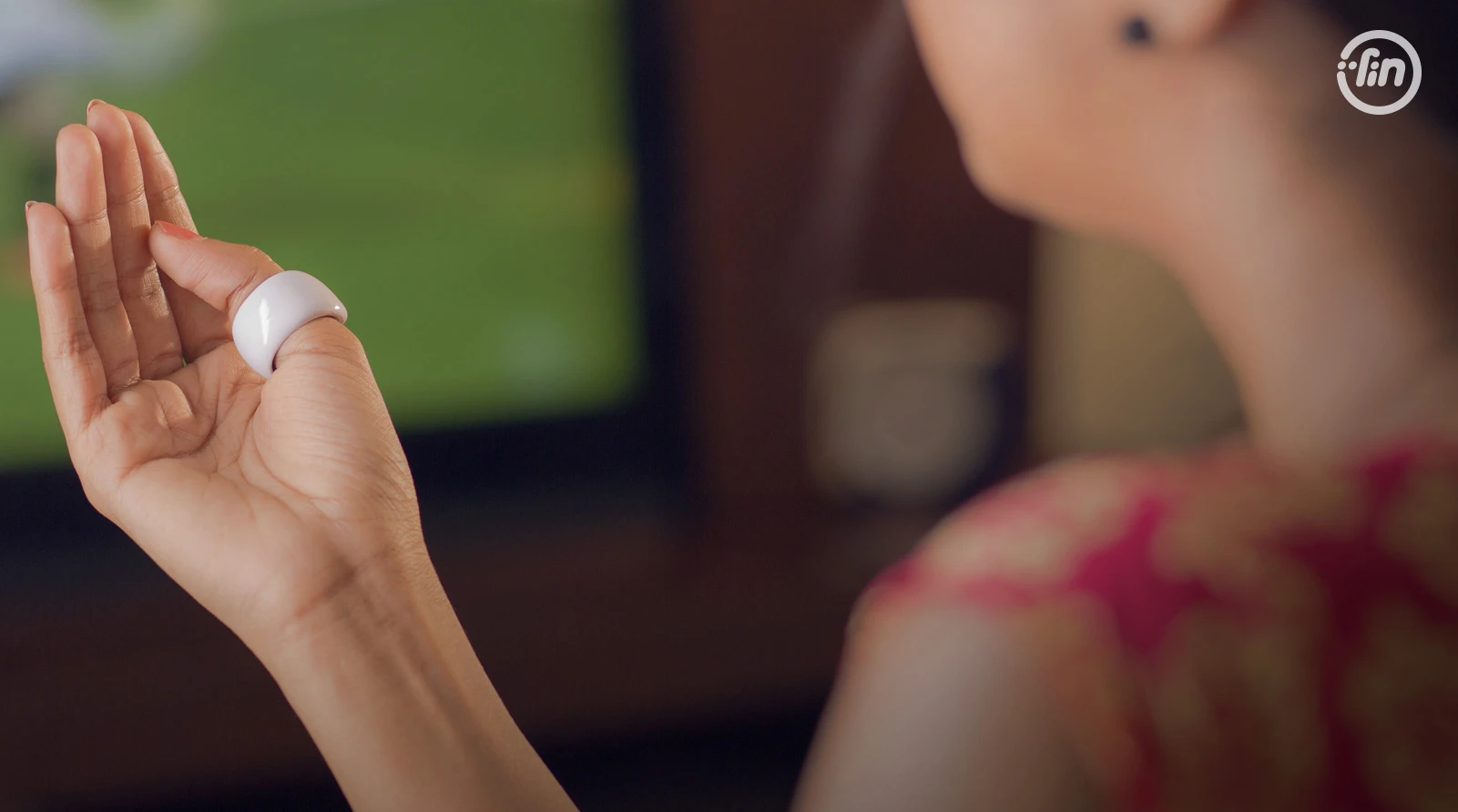 Fin wraps around your thumb and by using its built-in sensors, is able to track its movement in relation to your palm