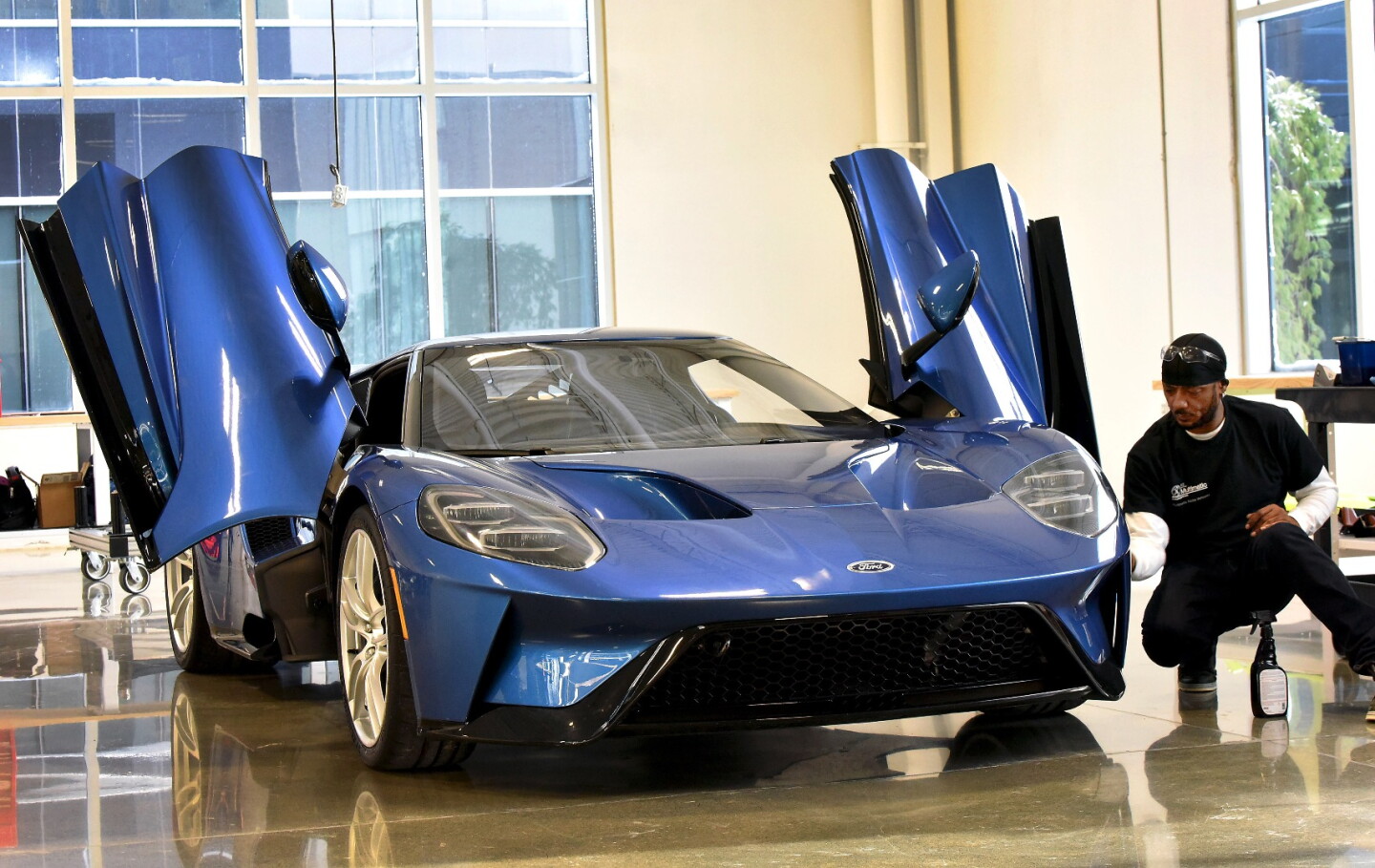 Ford drops the spec sheet for the 216-mph 2017 GT