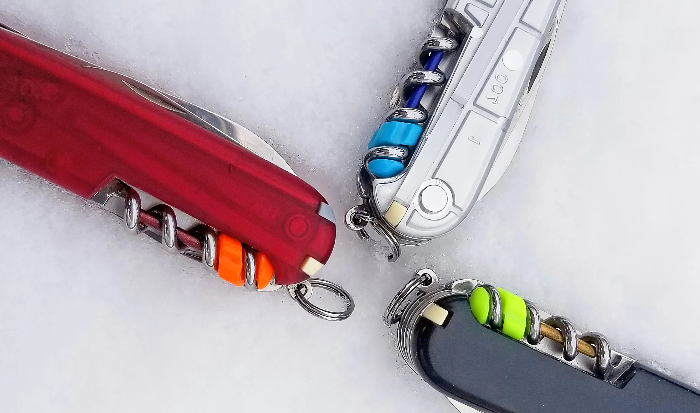 The FireAnt steel hugs the Swiss Army corkscrew snugly