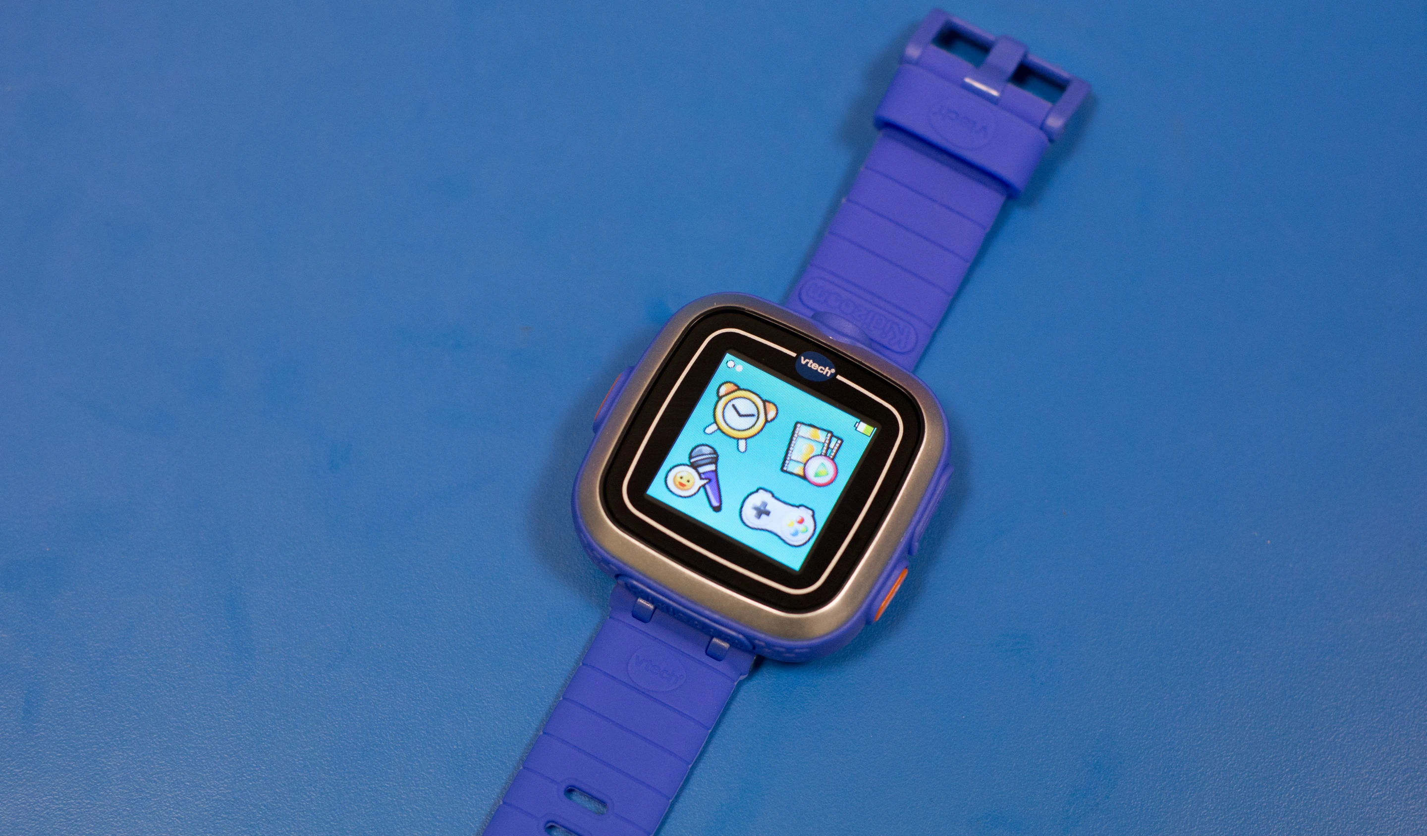 You can play games, take photo and even tell the time with the VTech Kiddizoom Smart Watch (Photo: Simon Crisp/Gizmag.com)