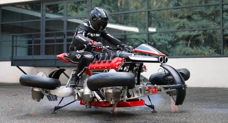 Cruise-capable eVTOL flying motorcycle rocks tilting thrusters