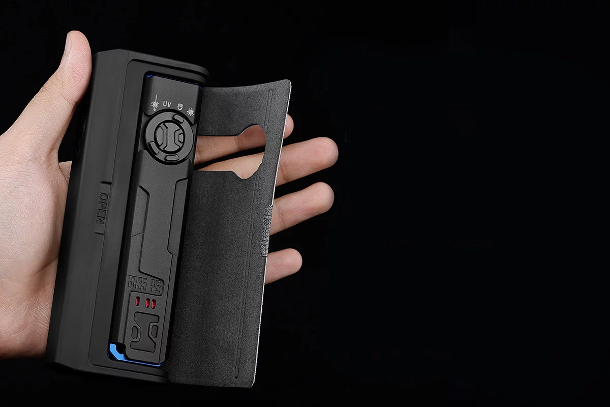 Rechargeable flashlight packs 2,800 lumens in a slim EDC design Rechargeable flashlight packs 2,800 lumens in a slim EDC design