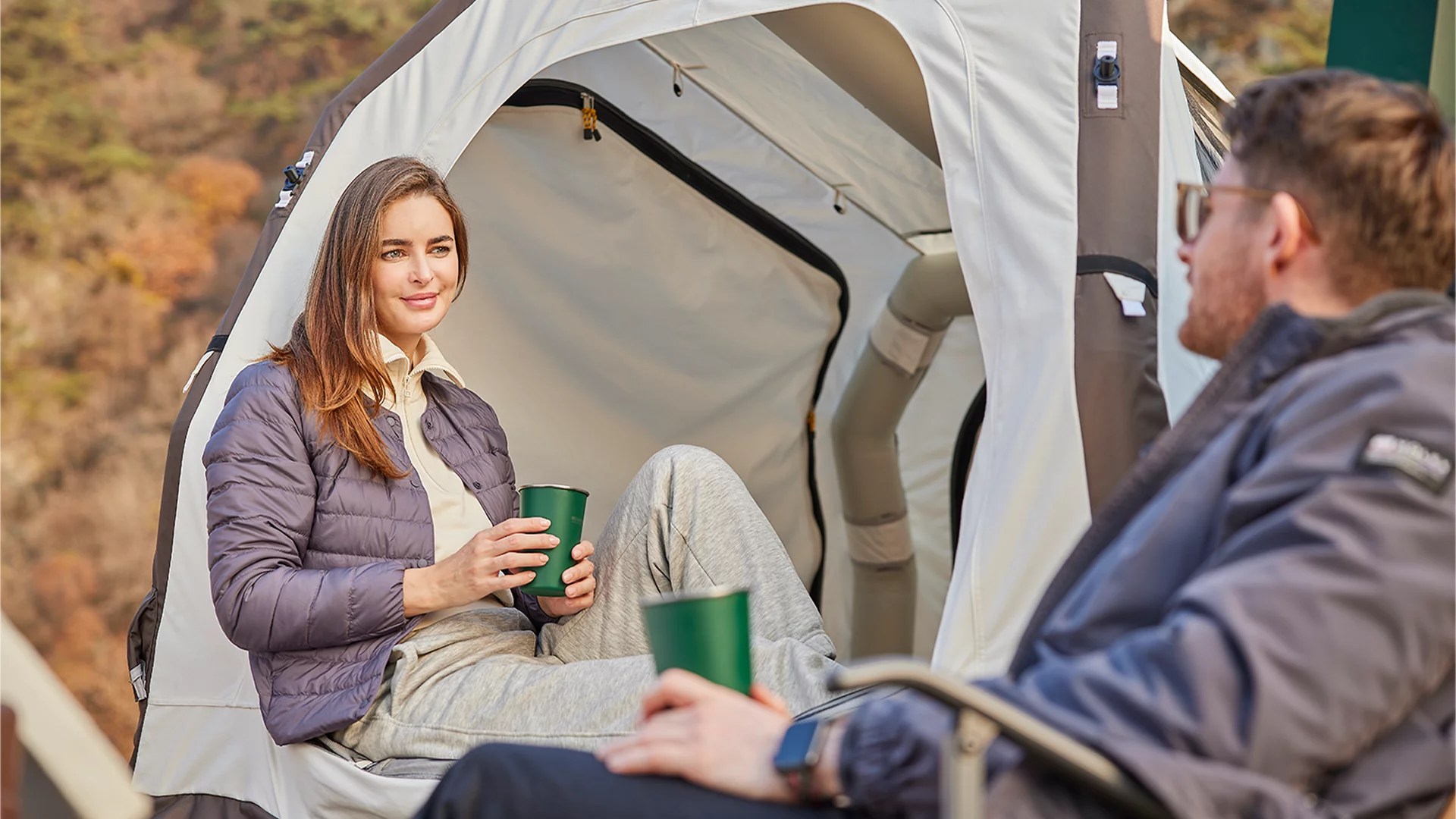 Like other inflatable tents, the Hitch Home relies on wide air beams for support