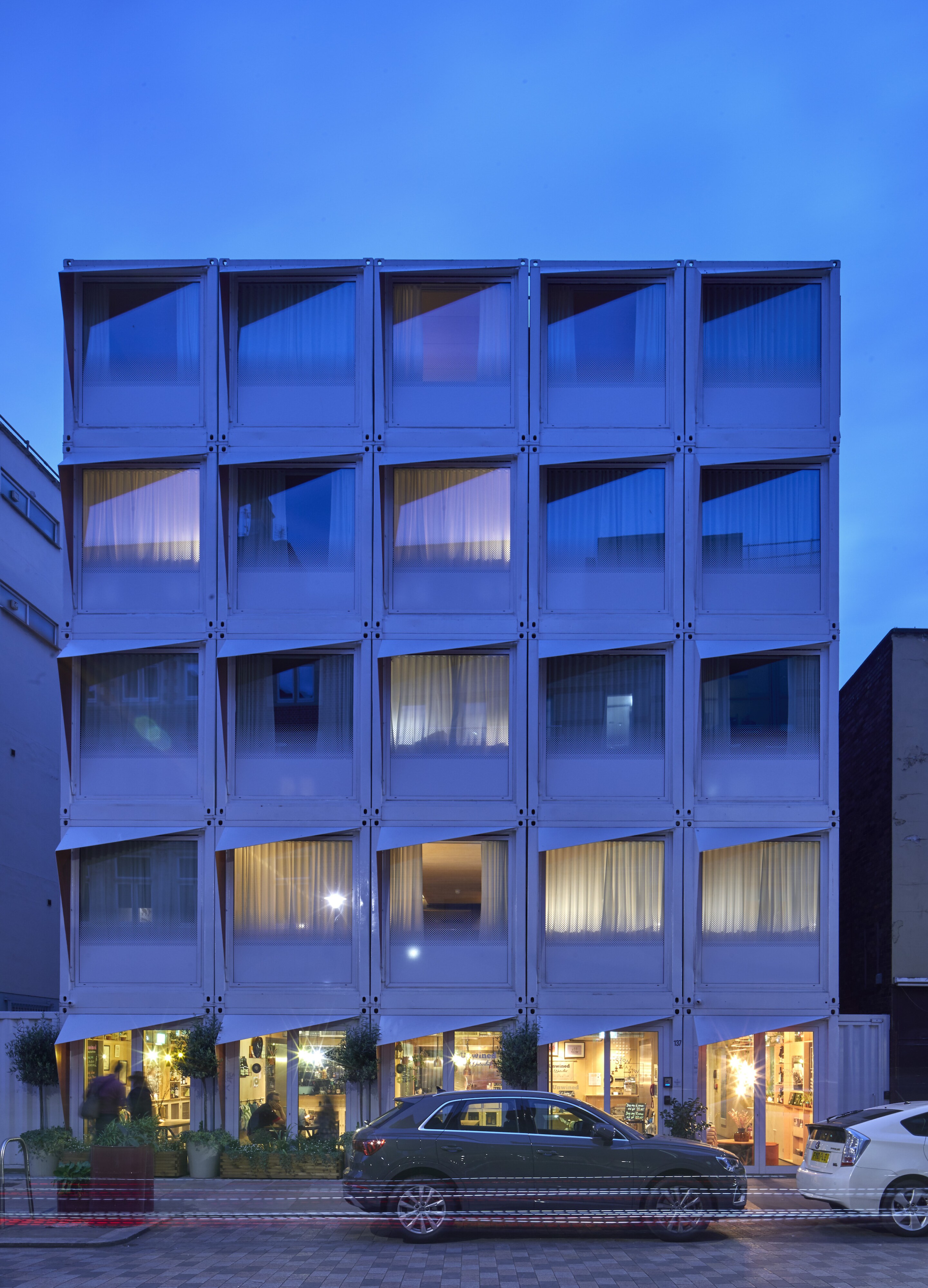 Гостиница из морских контейнеров Гостиница из морских контейнеров