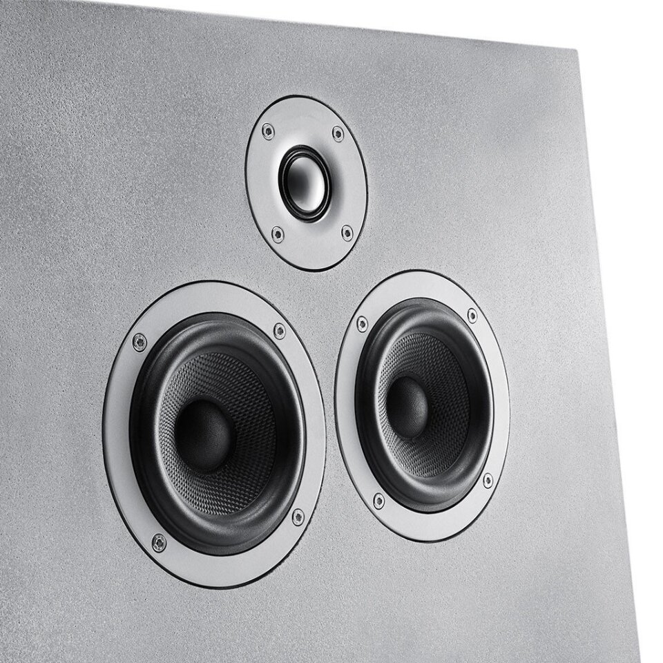The MA770 delivers sound through two 4-inch woven Kevlar long-throw woofers, and a 1.5-inch titanium tweeter