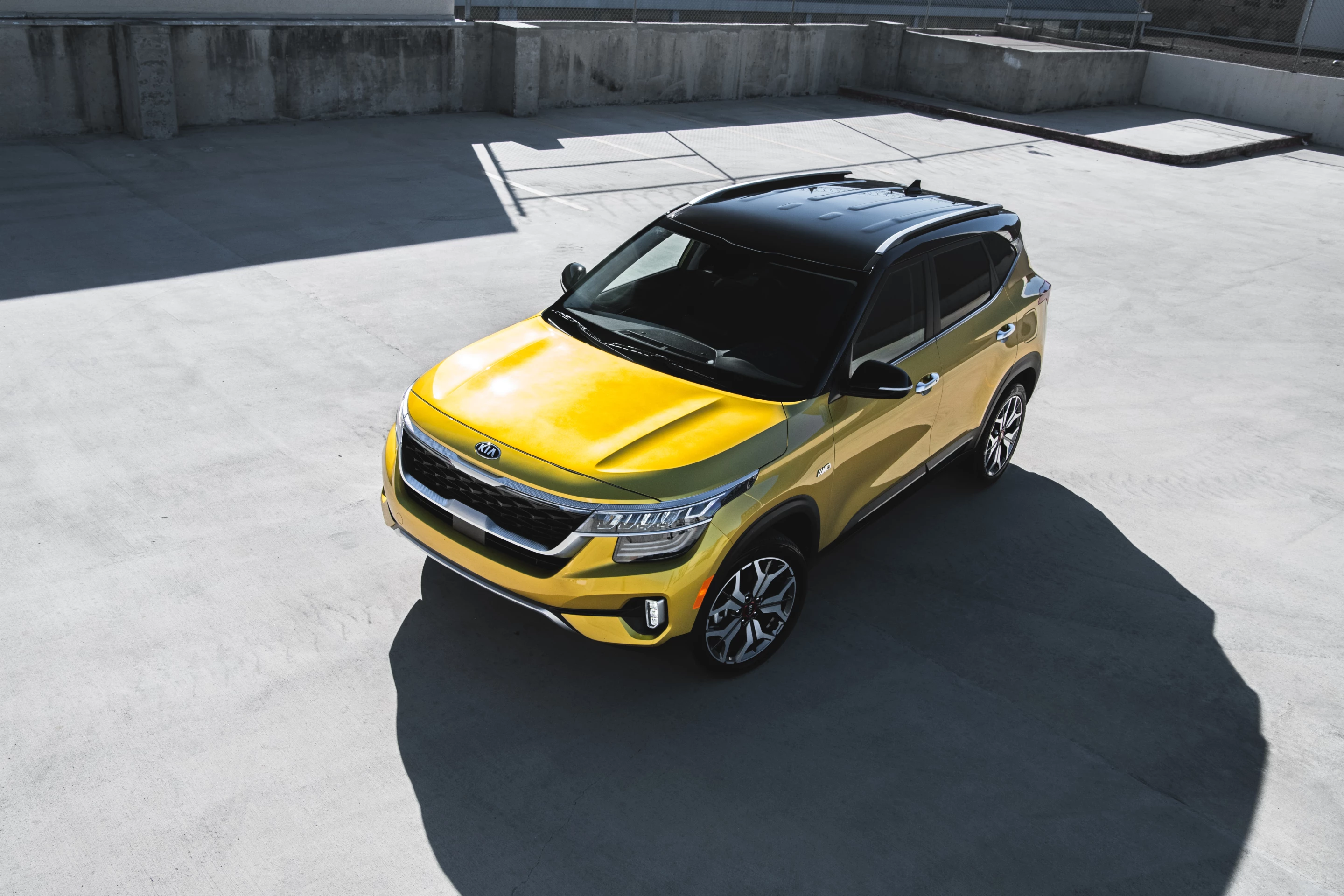 Two-tone paint options, like the yellow and black shown here, are available for the 2021 Seltos