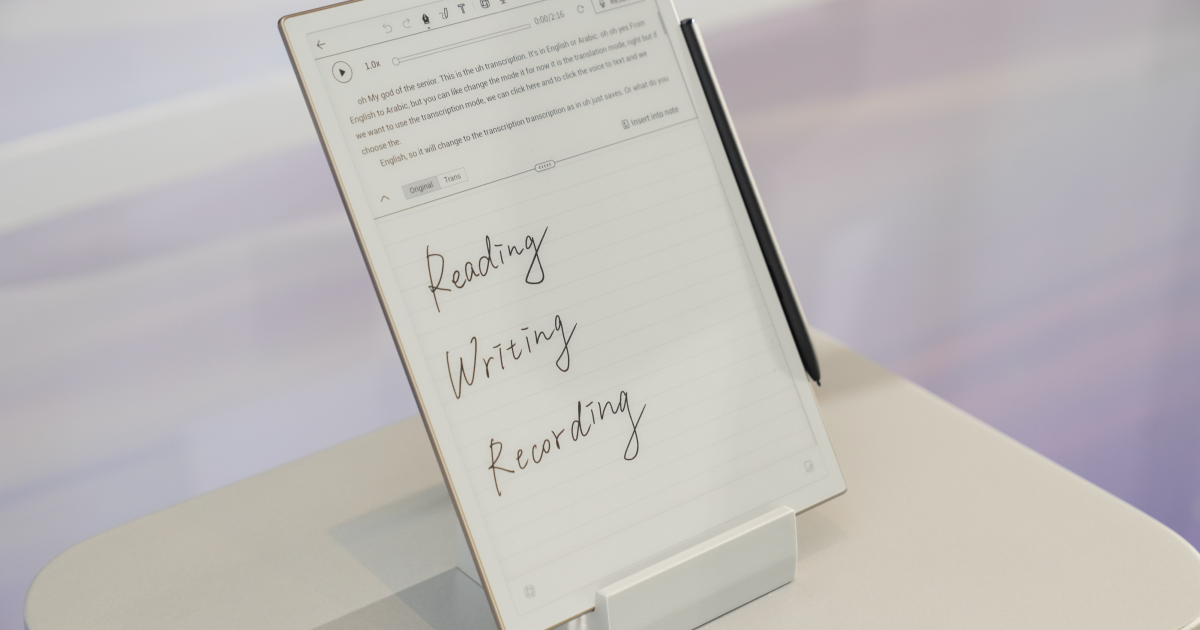 The World’s Thinnest E-Ink Tablet Packs AI, Translation, and Transcription