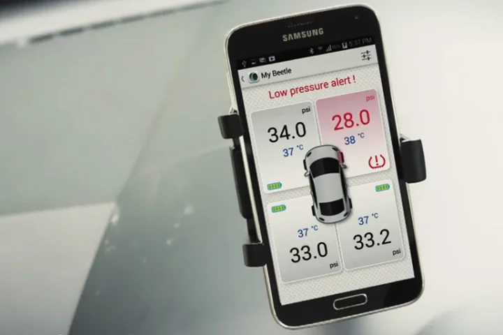 A tri-level alert system notifies drivers of a tire's condition and informs if the tire becomes dangerously low