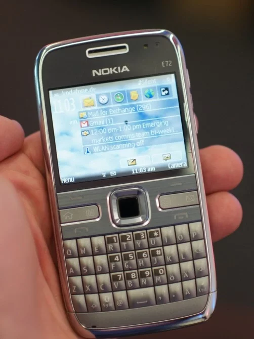 Nokia E72