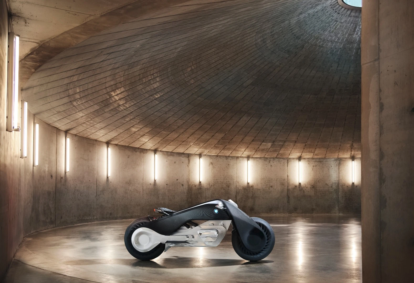 The Motorrad Vision Next 100 concept is unique in its world because most vehicles drive themselves whereas the Vision motorcycle allows the driver to take control