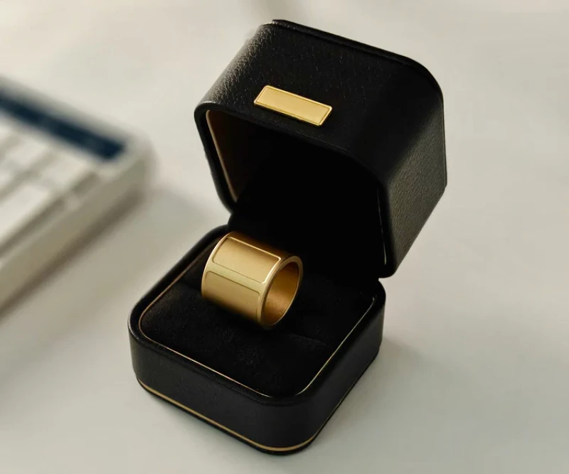 A Minimalist Ring Replaces the Mouse for full Desktop Control ?url=https%3A%2F%2Fnewatlas Brightspot.s3.amazonaws.com%2F9b%2F96%2F869a28d64b5c83c63f4335e26815%2Fringbox Gold 1600 Square