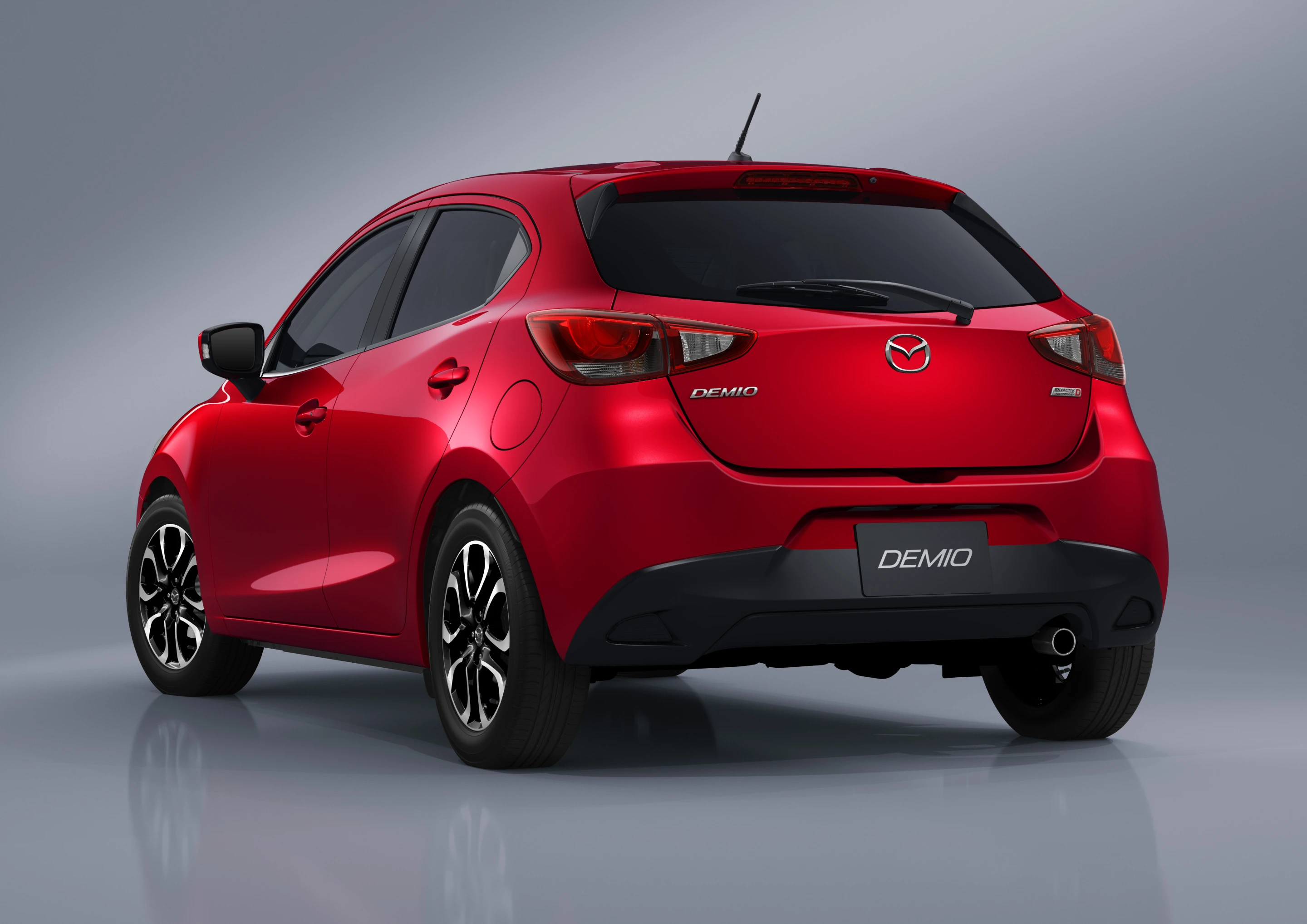 The 2016 model still retains certain design similarities to outgoing model, especially in the rear hindquarters