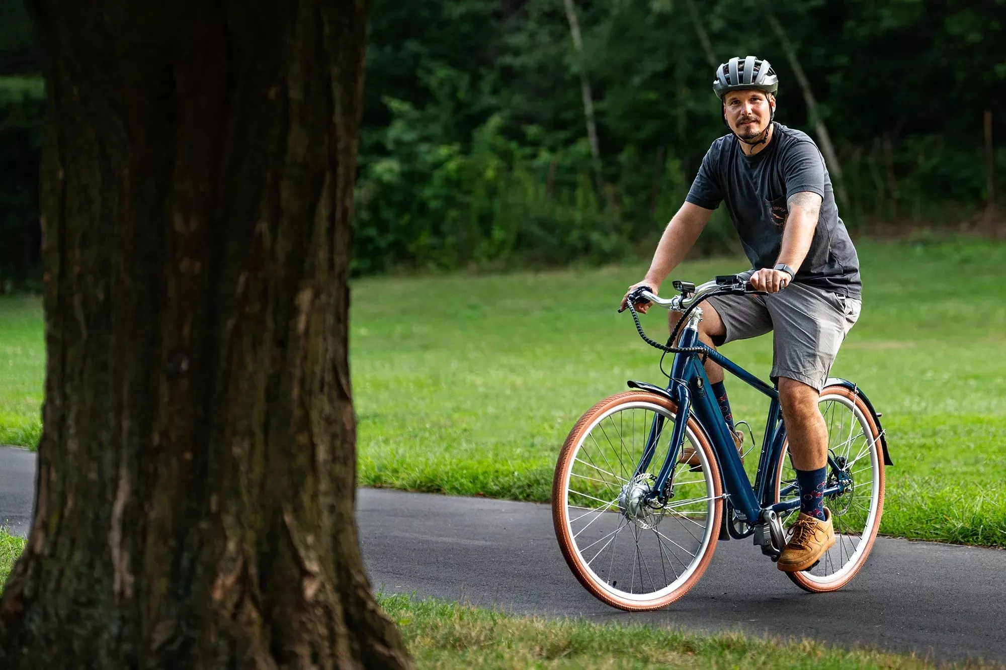 The e-Classic Plus rolls with a "low-drag" 250-W front-hub motor for pedal-assist up to 20 mph