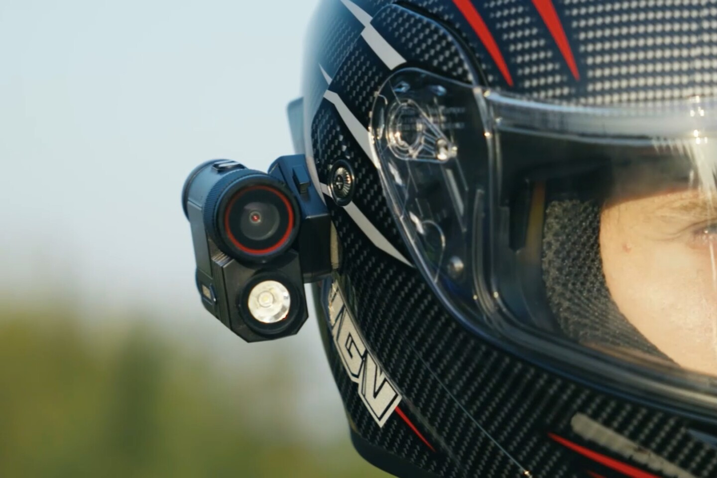 The VN-09 is just 32 mm wide (1.25 in)