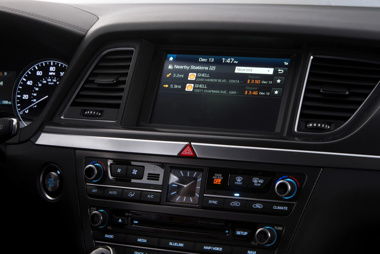 The 2015 Hyundai Genesis will launch with mobility and connection features, including pioneering the Google Glassware implementation