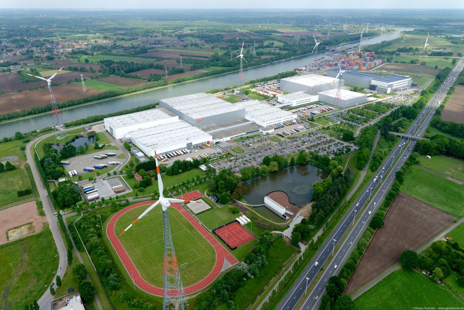 Nike's huge warehouse boosts efficiency sheep, canals and robot cranes