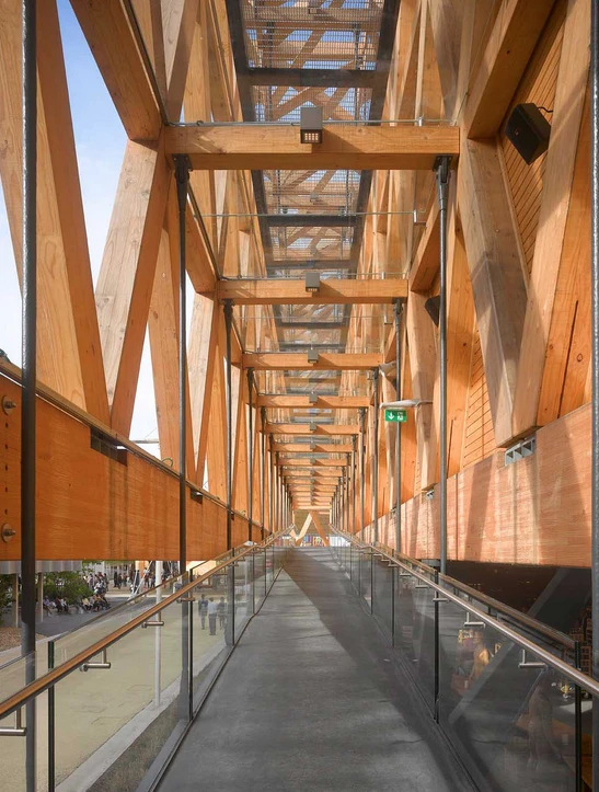 The building is accessible via a large central ramp