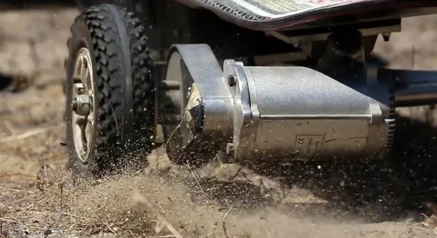 Altered's boards have motors integrated around the trucks