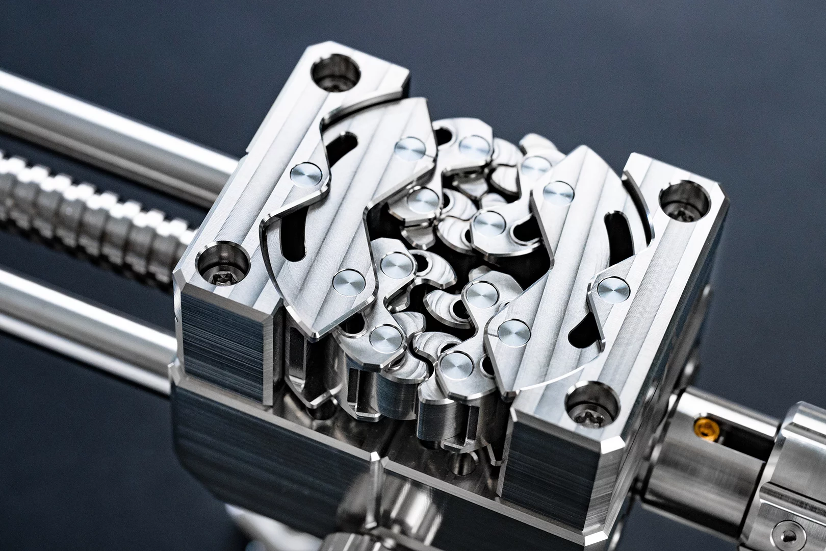 Each of the vise's two jaws is made up of three nested grips, sitting four layers deep