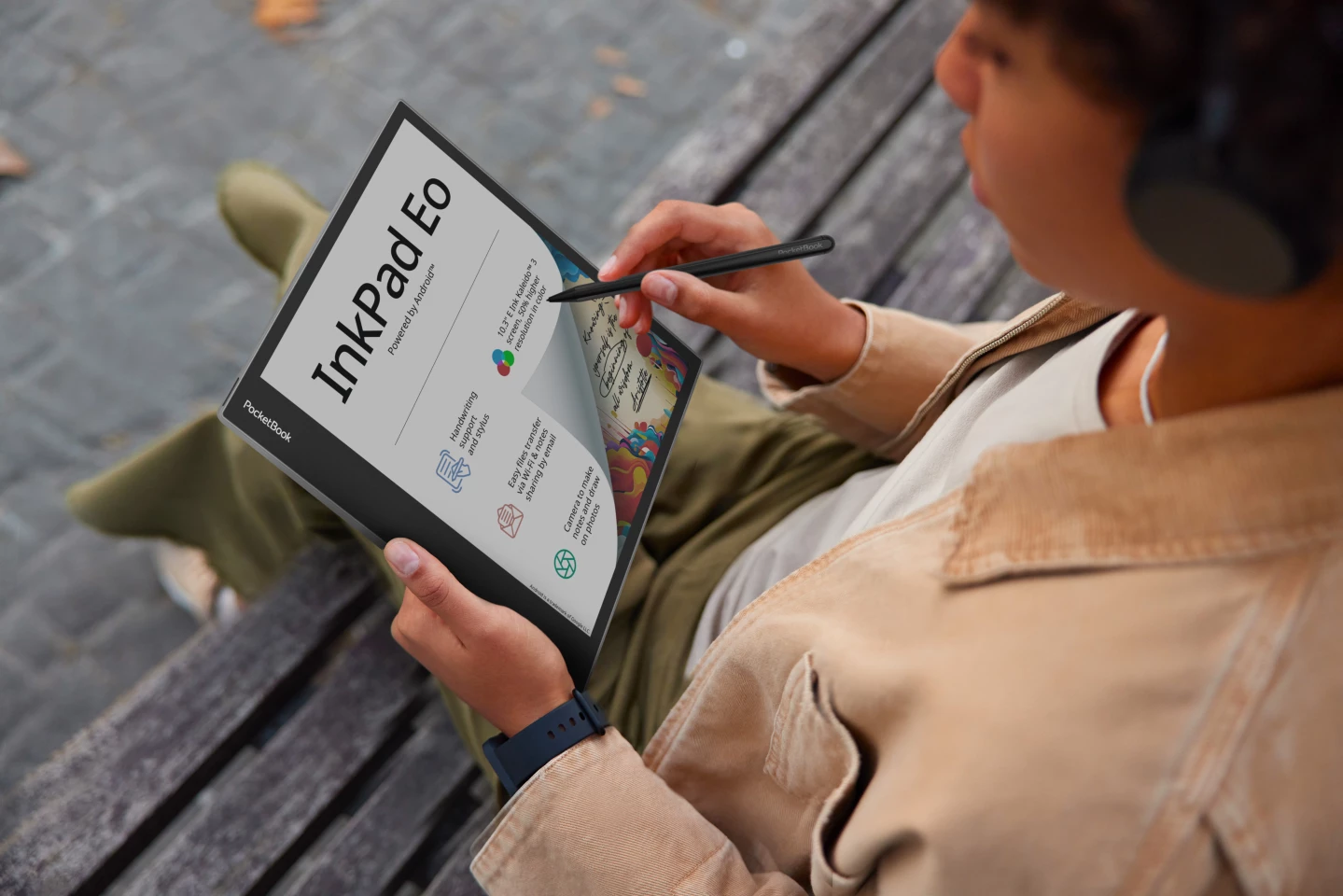 The PocketBook Eo ships with a Wacom digitizer that's configured to work out of the box