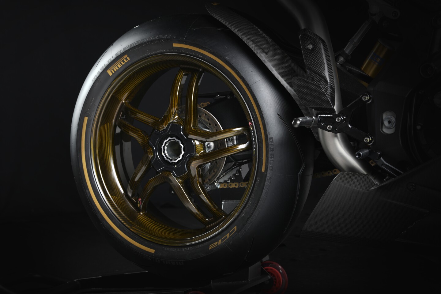 MV Agusta F4 Claudio: BST carbon wheels pay triute to Tamburini's original 5-pointed star shape