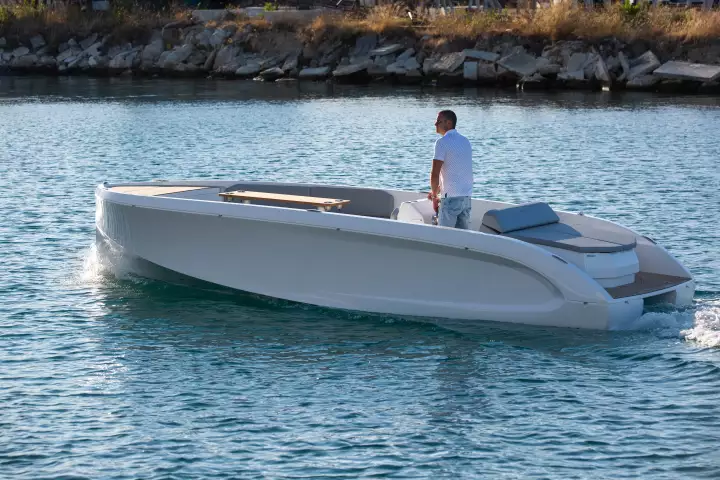 The Mana 23 is capable of displacement cruising at up to 15 knots