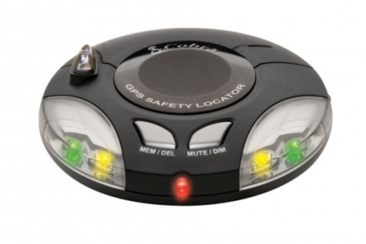 Cobra SL3 GPS finds traffic cameras, is blind to radar