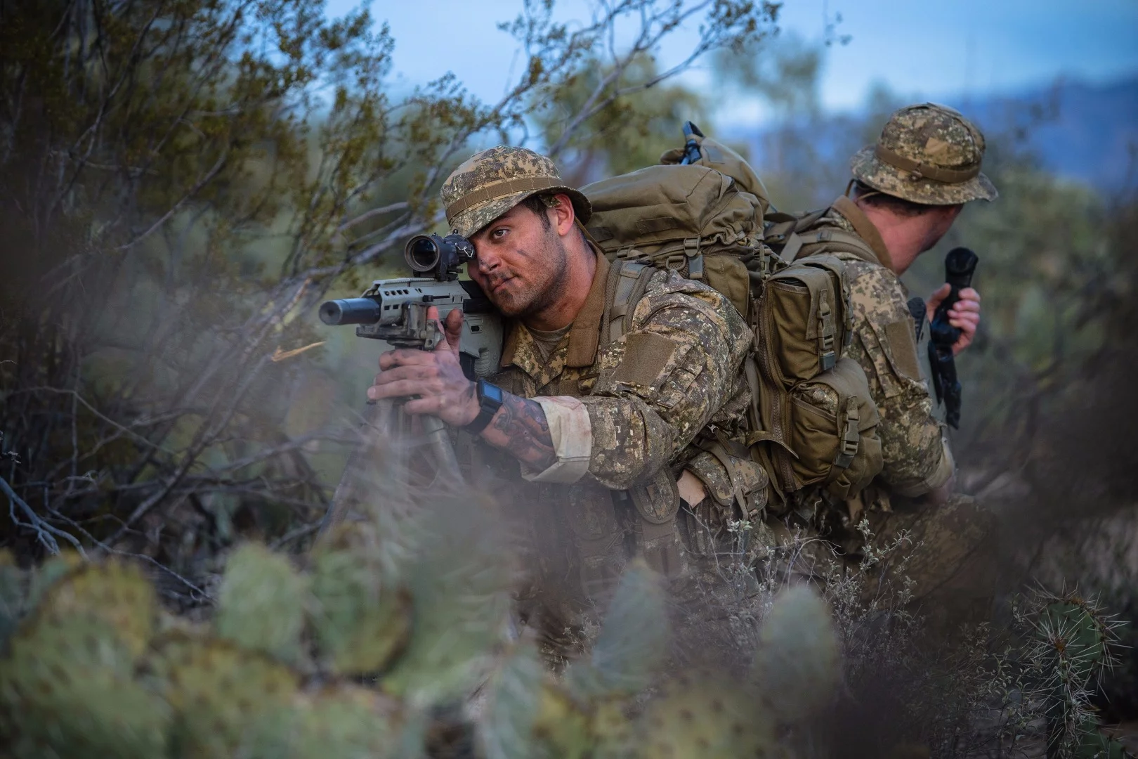 The ELCAN uses laser pulses to calculate target range