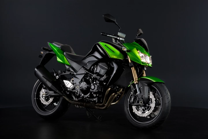 Kawasaki new Z750R sports suspension at both ends plus radial mounts for the four-piston Nissin calipers