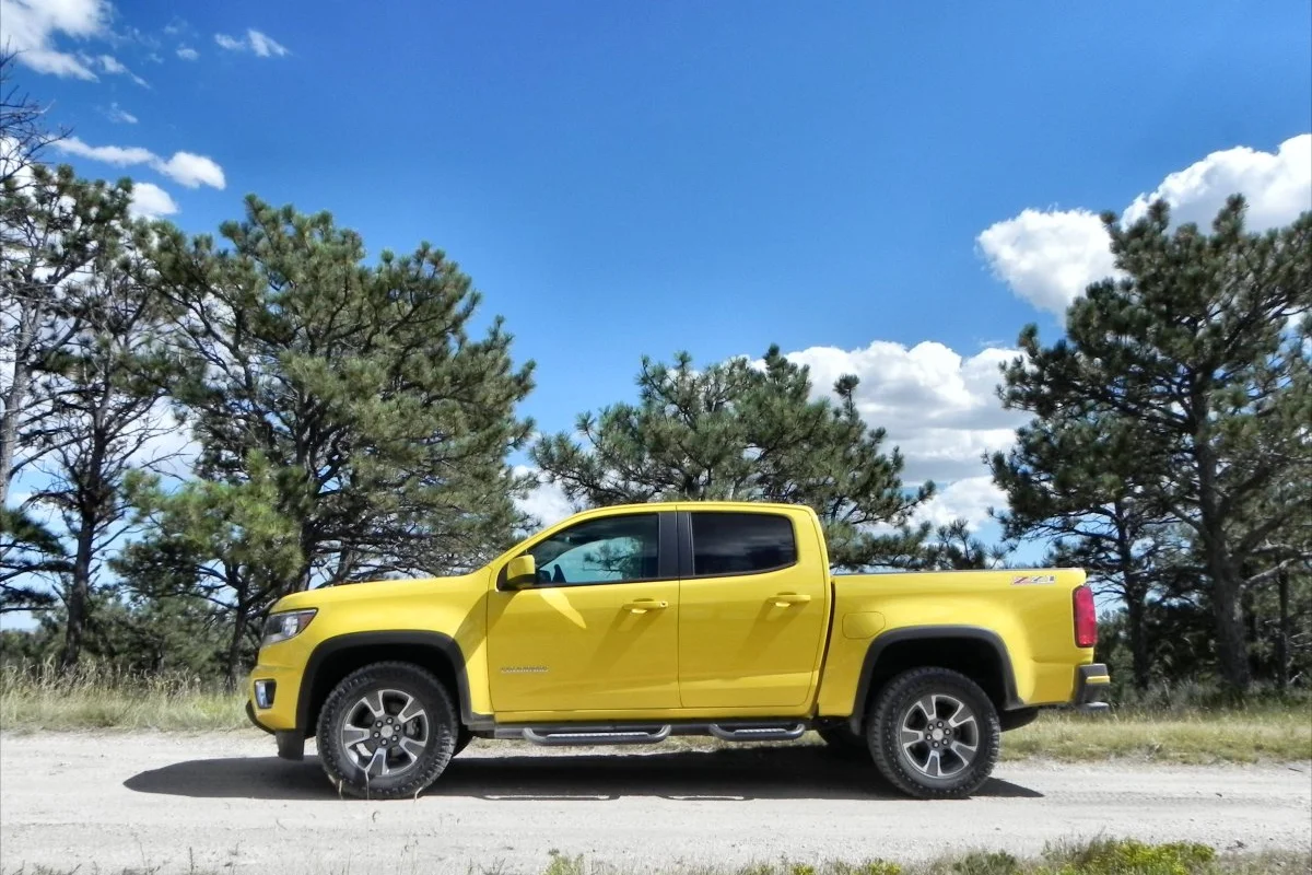A 2015 Chevrolet Colorado with offroad packaging similar to that which will be used in the US Army's testing