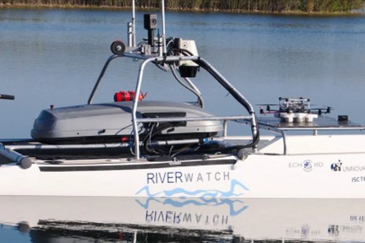 The Riverview system is a symbiosis of two robots – an Autonomous Surface Vehicle (ASV) and Unmanned Aerial Vehicle (UAV) visible on the back