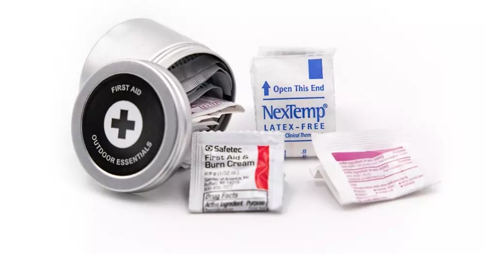 Round supply tins can be stacked inside the VSSL Firt Aid Mini, which themselves are filled with different types of first aid items