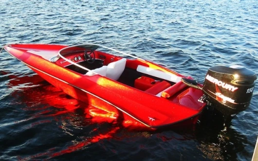 The four-seater craft fills a niche between jet-skis and conventional speed boats