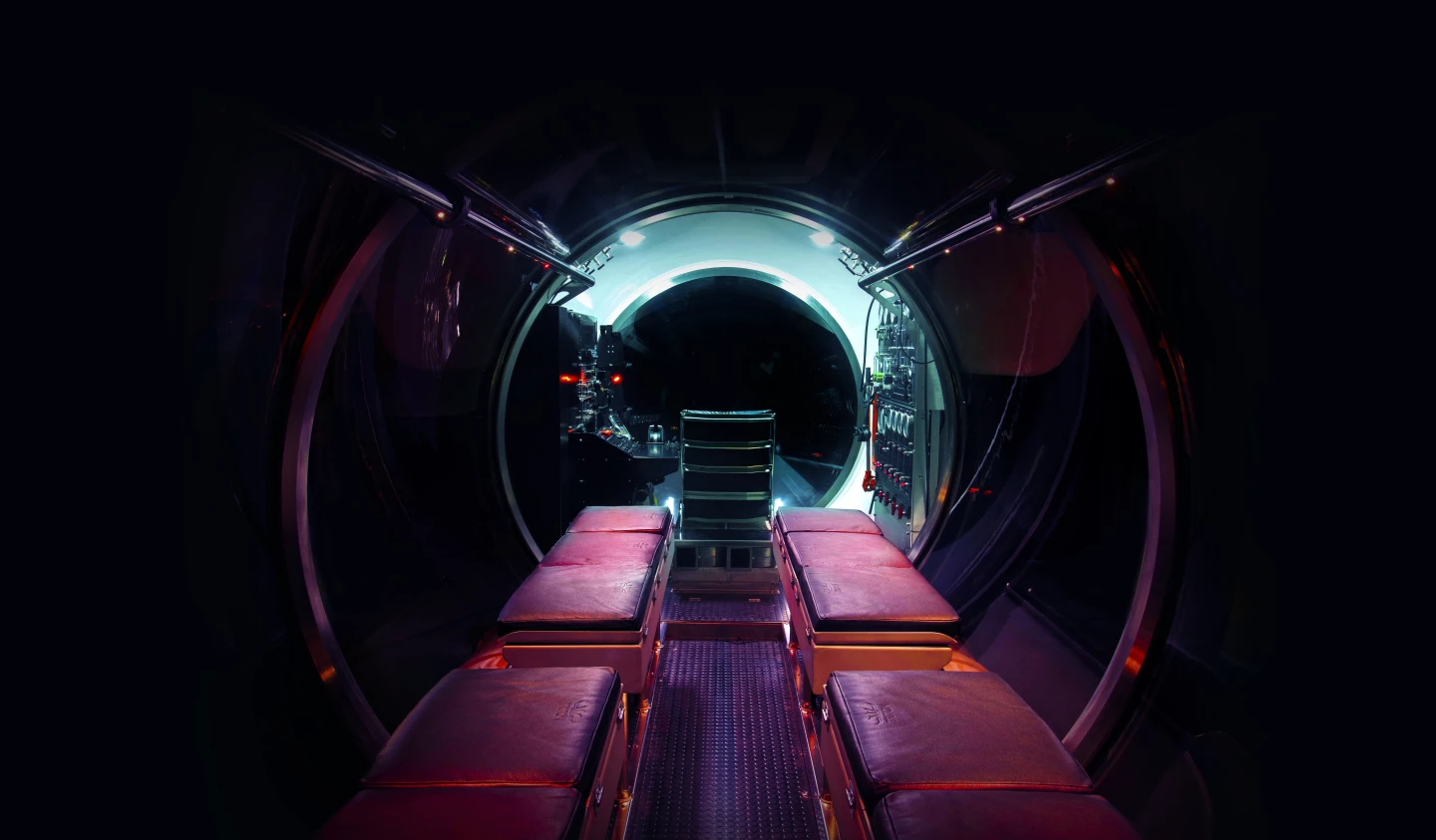 The interior is incredibly spacious and offers total panoramic views for pilots and passengers
