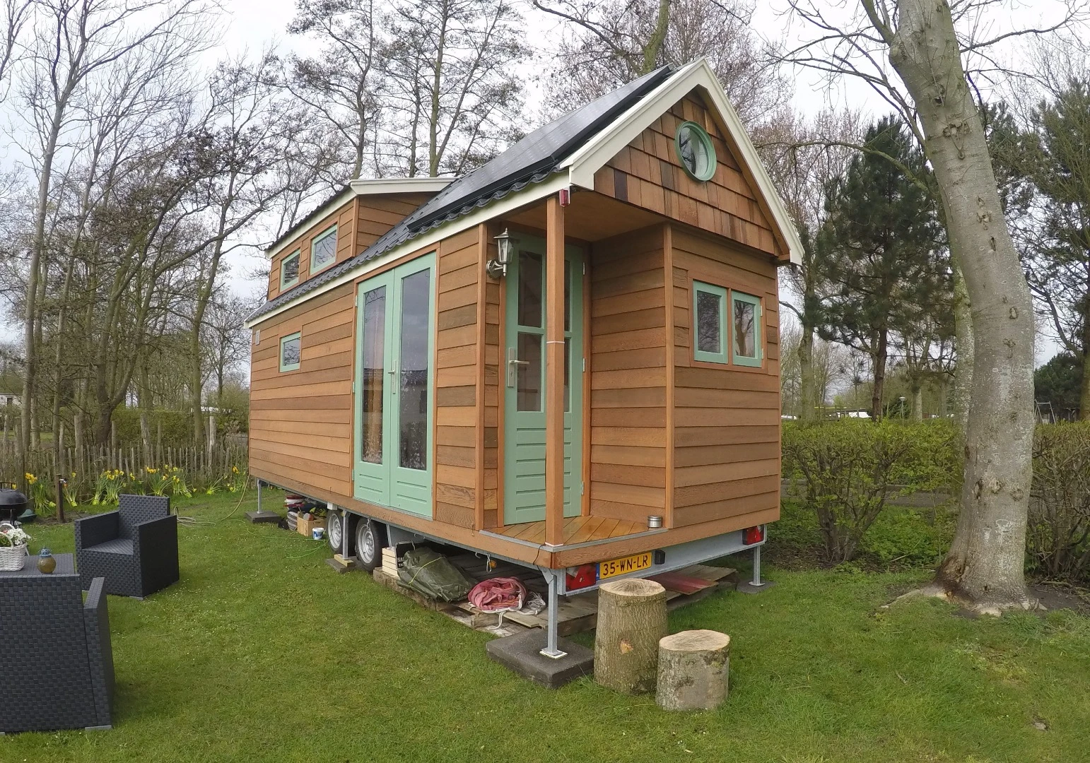 The tiny home measures 6.7 x 2.55 x 3.95 m (22 x 8.3 x 13 ft) and comprises a total floorspace of 15 sq m (161 sq ft)