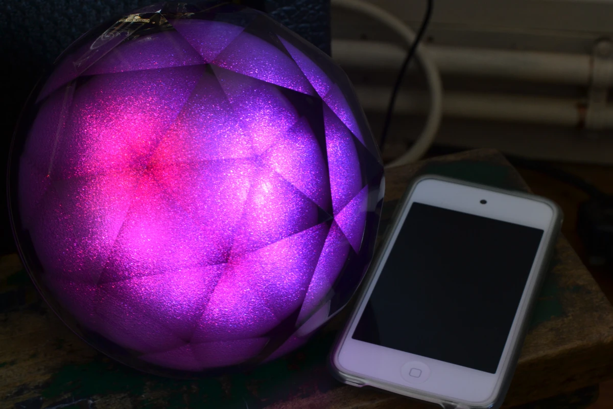 The diffused LED light is simply dazzling