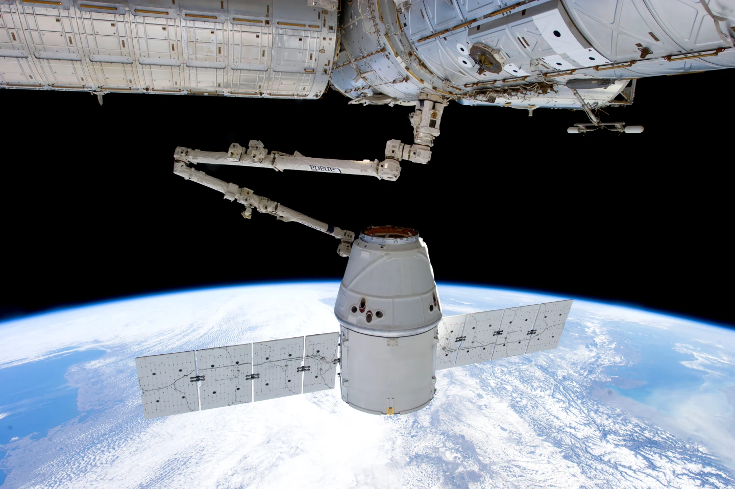 Dragon docking with the ISS (Image: NASA)