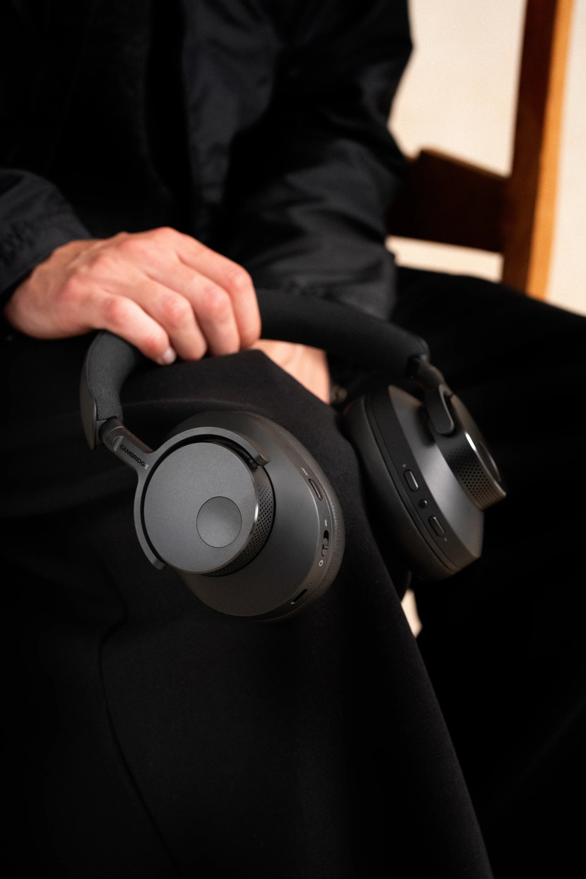 The battery and the ear pads of the Melomania P100 SE wireless ANC headphones can be replaced for extended operational life