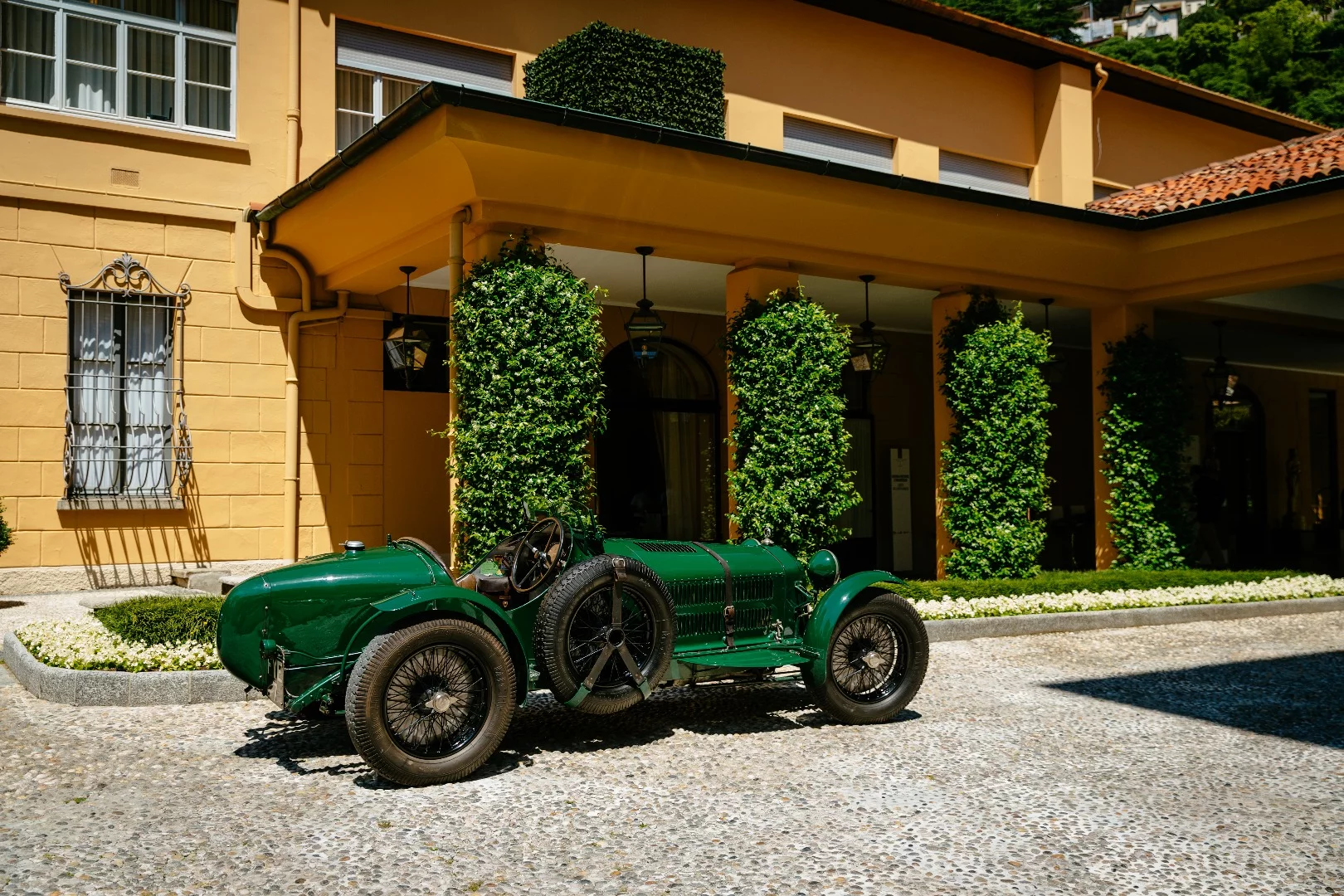 So closely held are the few original 8C 2300 Alfas that they rarely reach auction, with an almost identical car to this having sold for $6,710,000 at the official Gooding & Co Pebble Beach auction in 2010, then again in 2016 for $11,990,000. That sure beats bank interest!