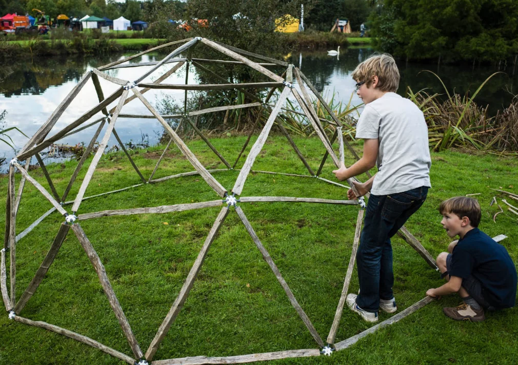 hubs promises to make building an open geodesic dome quick and easy