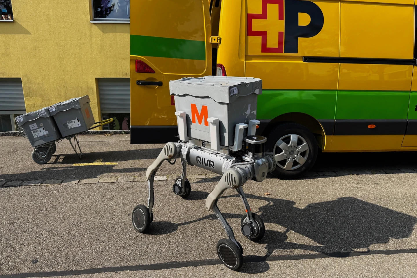 The RIVR ONE can carry up to 30 kg (66 lb) of cargo from delivery vans to clients' doorsteps