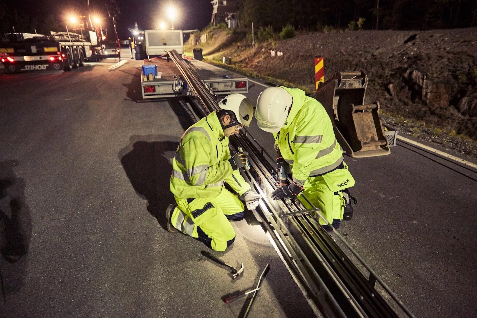The eRoadArlanda rails being laid in a stretch of public road